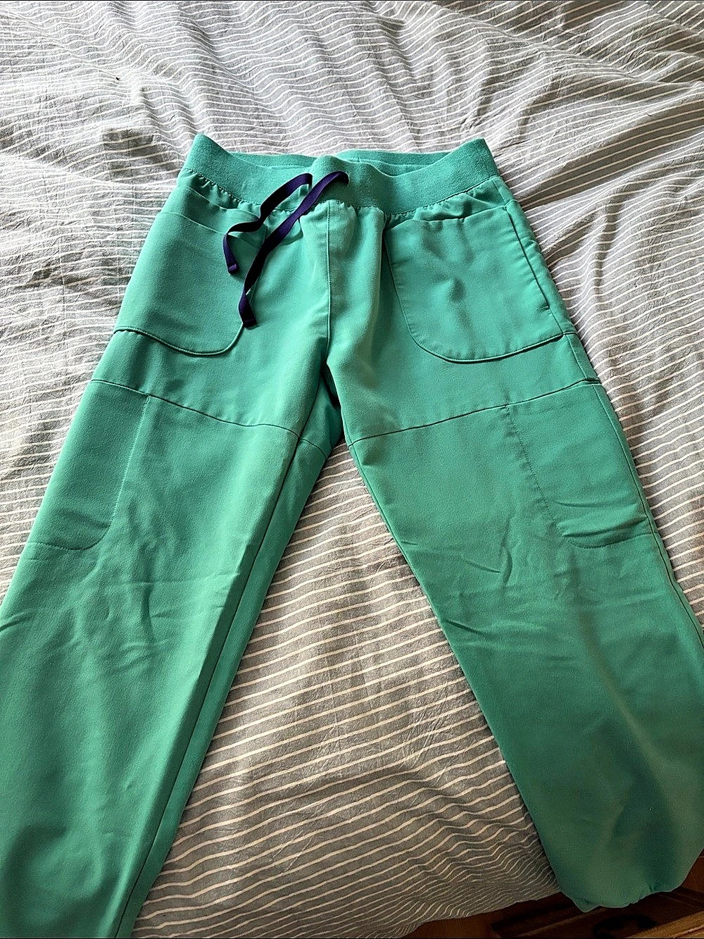 FIGS limited edition Jogger Scrub Pants Surgical Green XS
